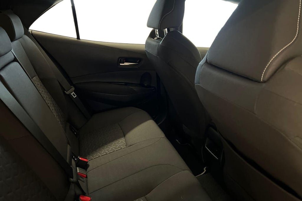 Vehicle Image 9