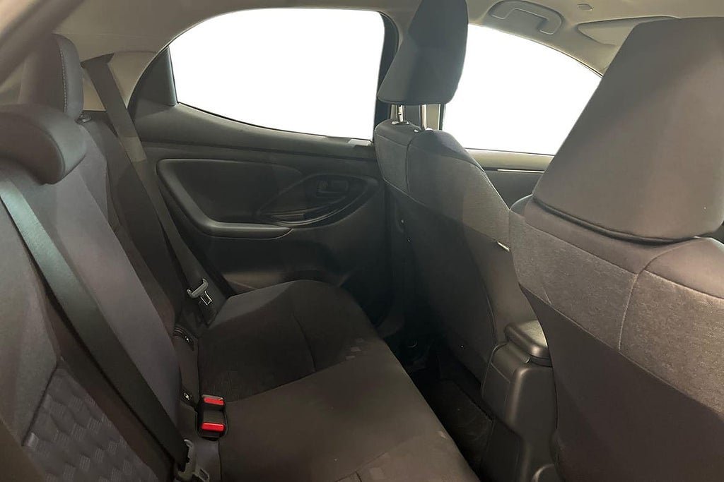 Vehicle Image 9
