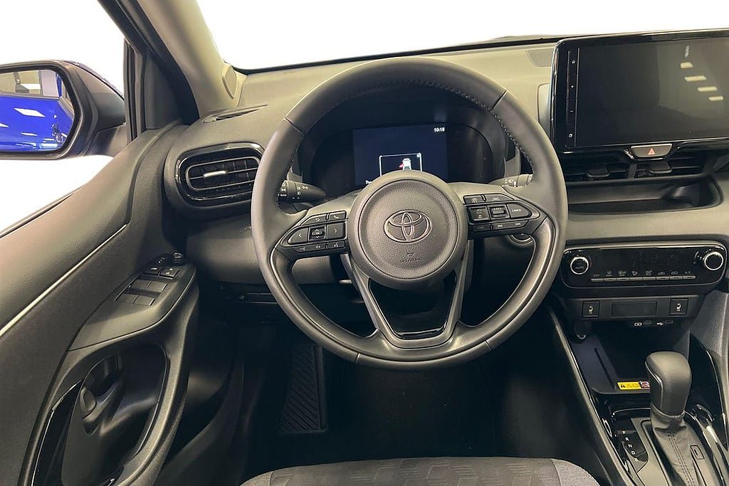 Vehicle Image 11