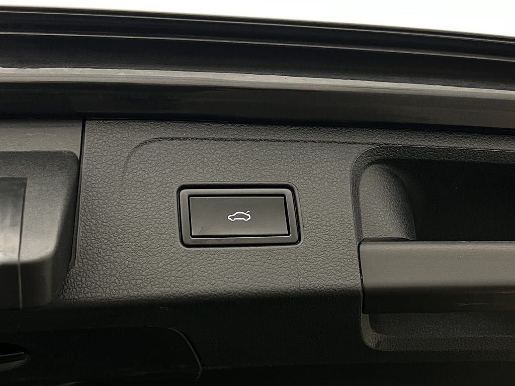 Vehicle Image 29