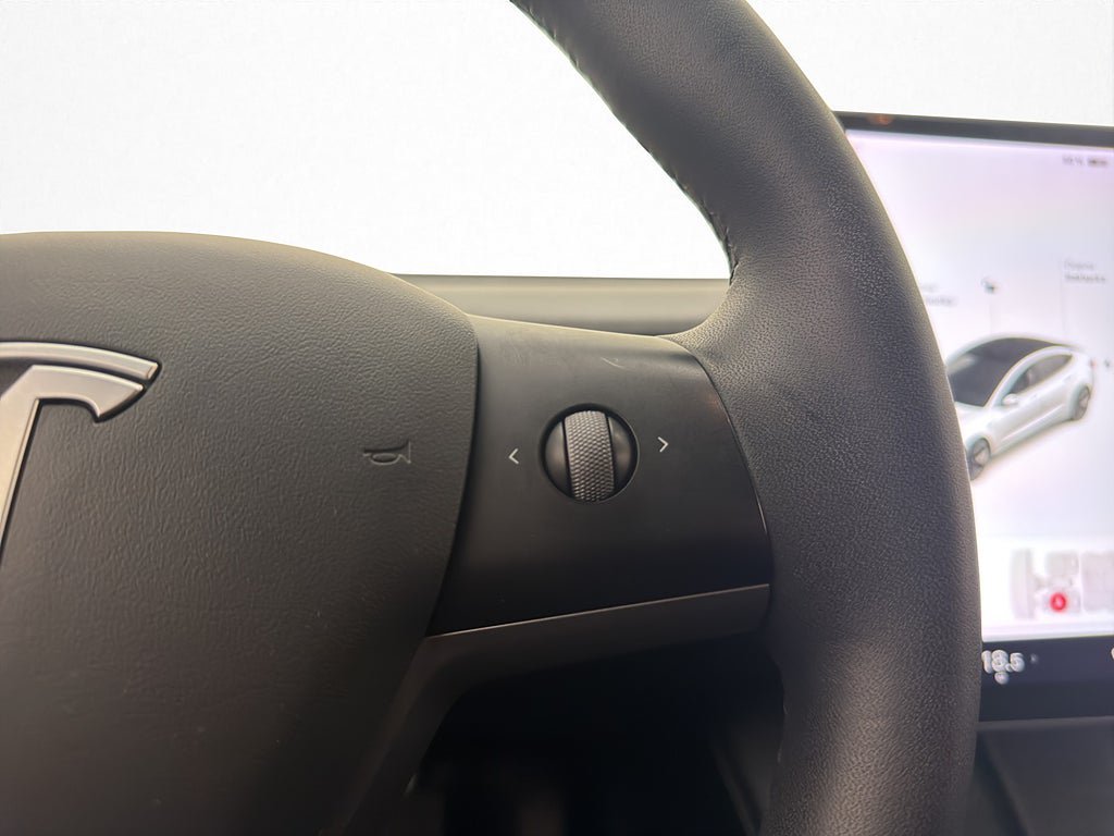 Vehicle Image 28