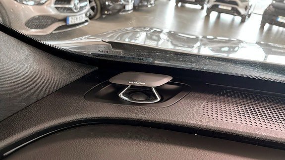 Vehicle Image 24
