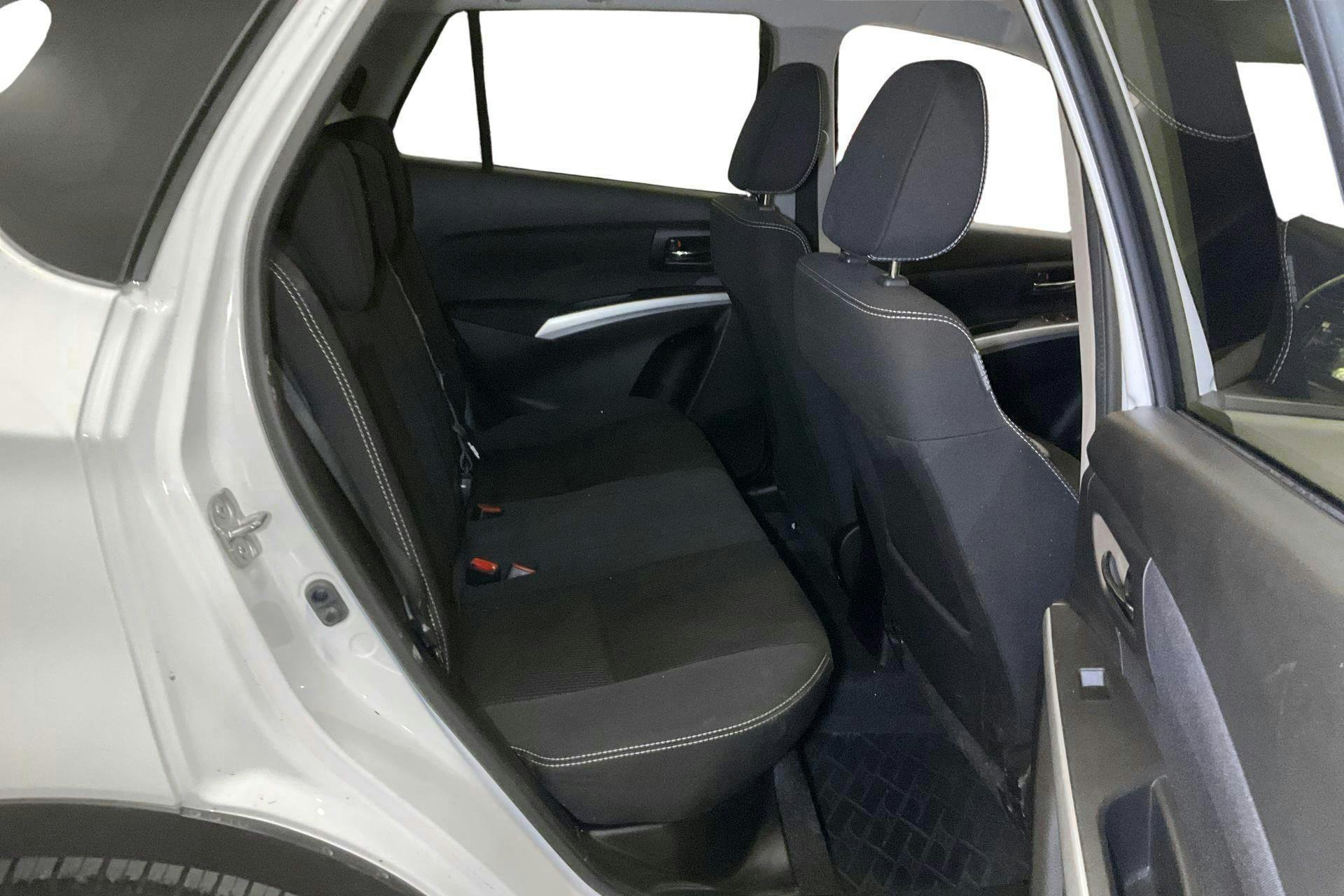 Vehicle Image 8
