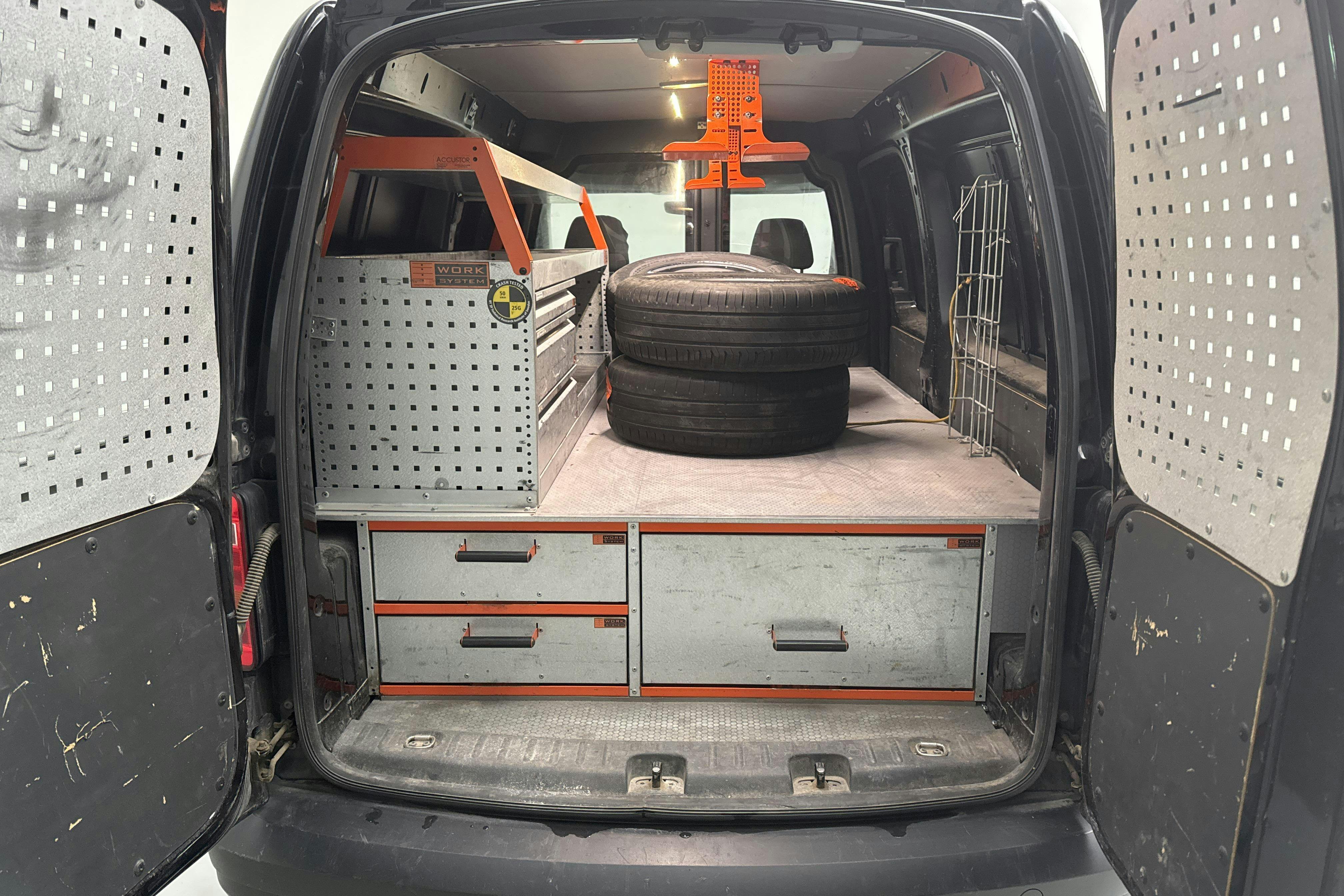 Vehicle Image 9