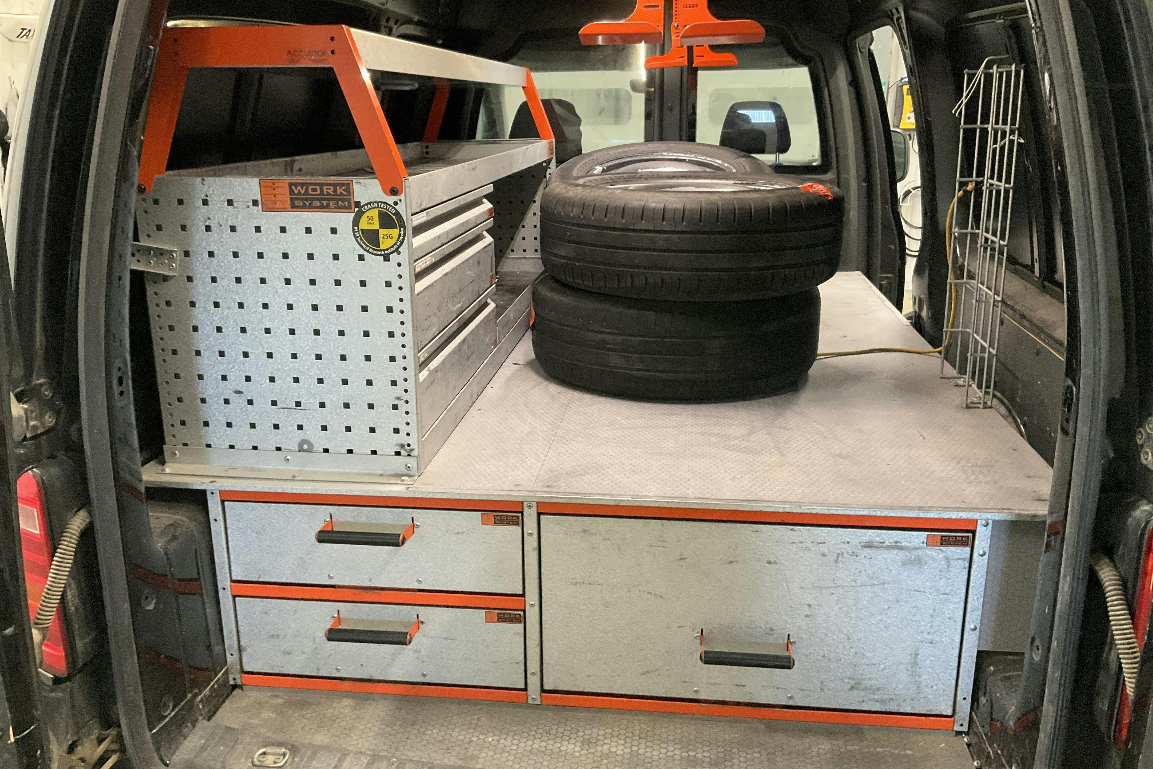 Vehicle Image 13
