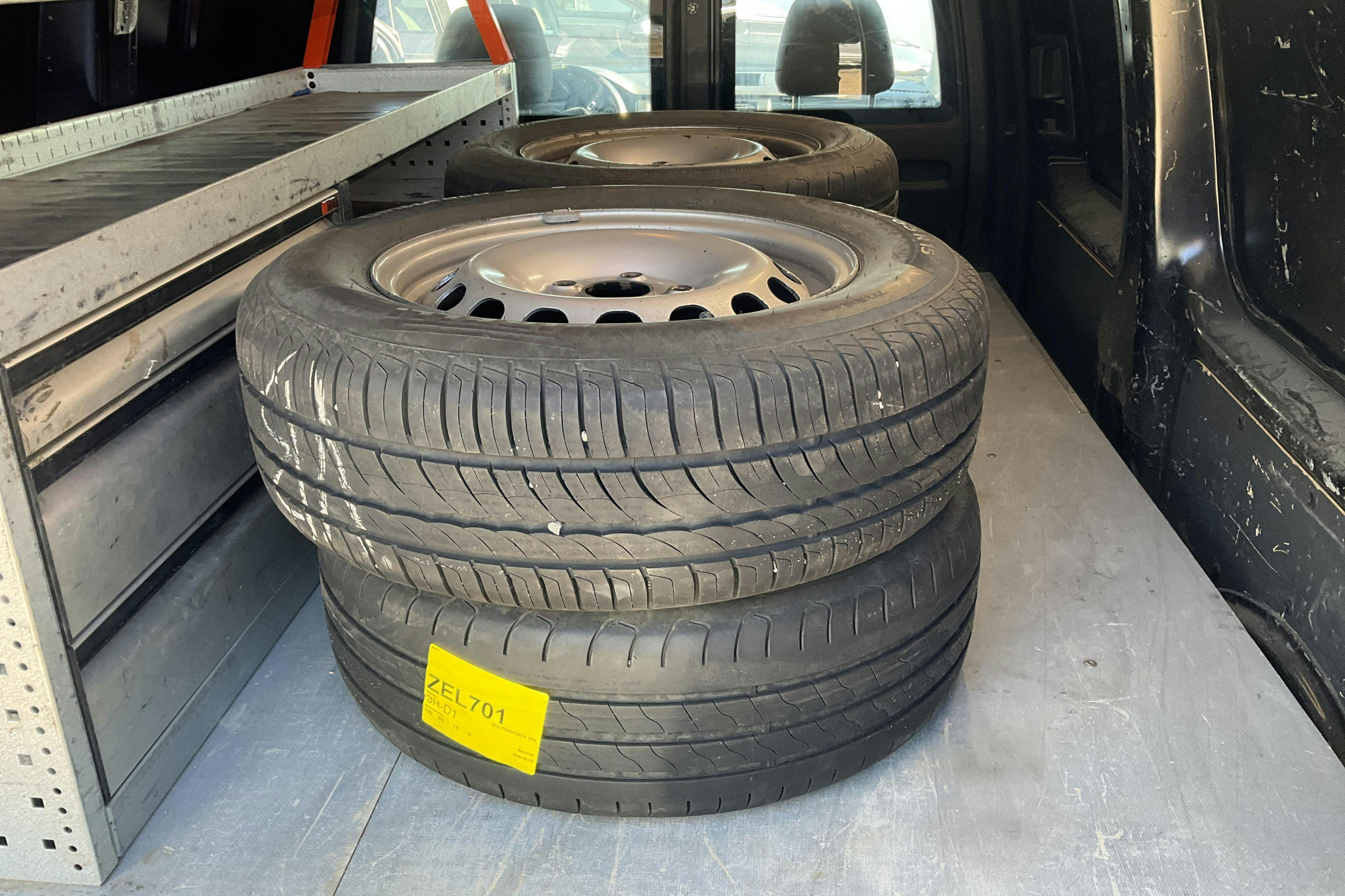 Vehicle Image 12