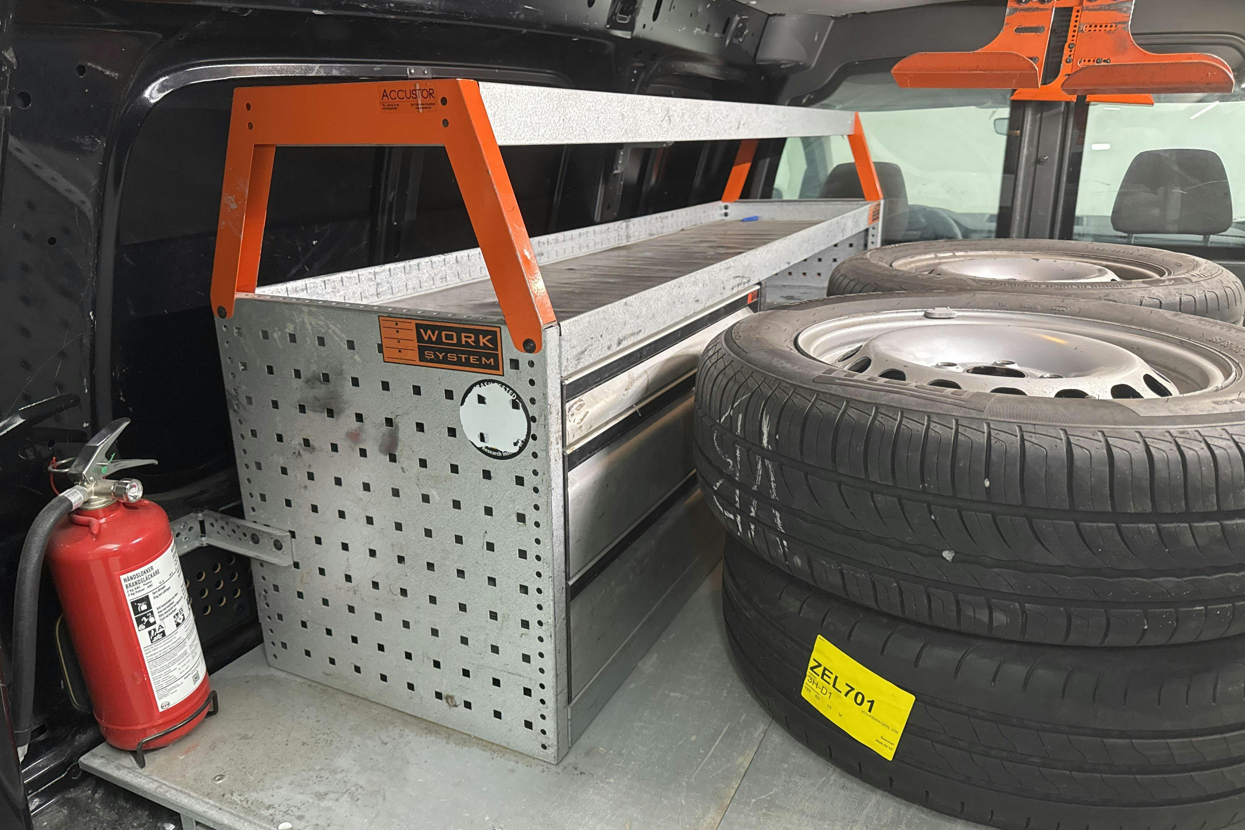 Vehicle Image 13