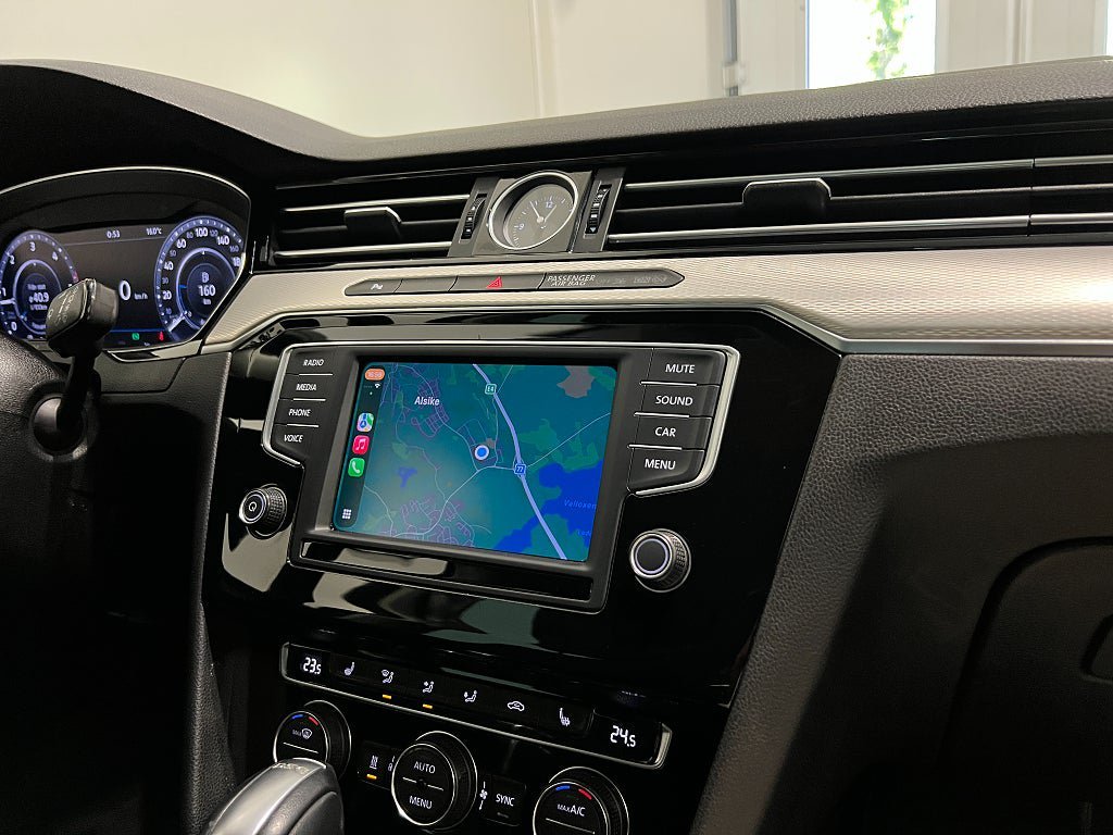 Vehicle Image 23
