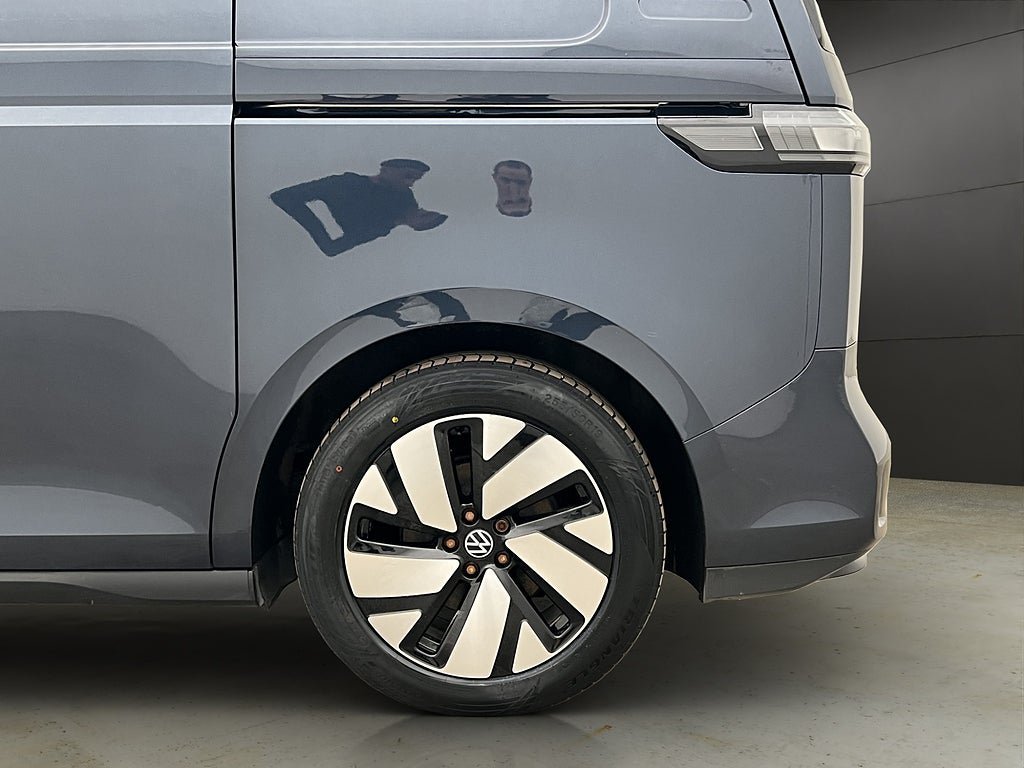 Vehicle Image 33