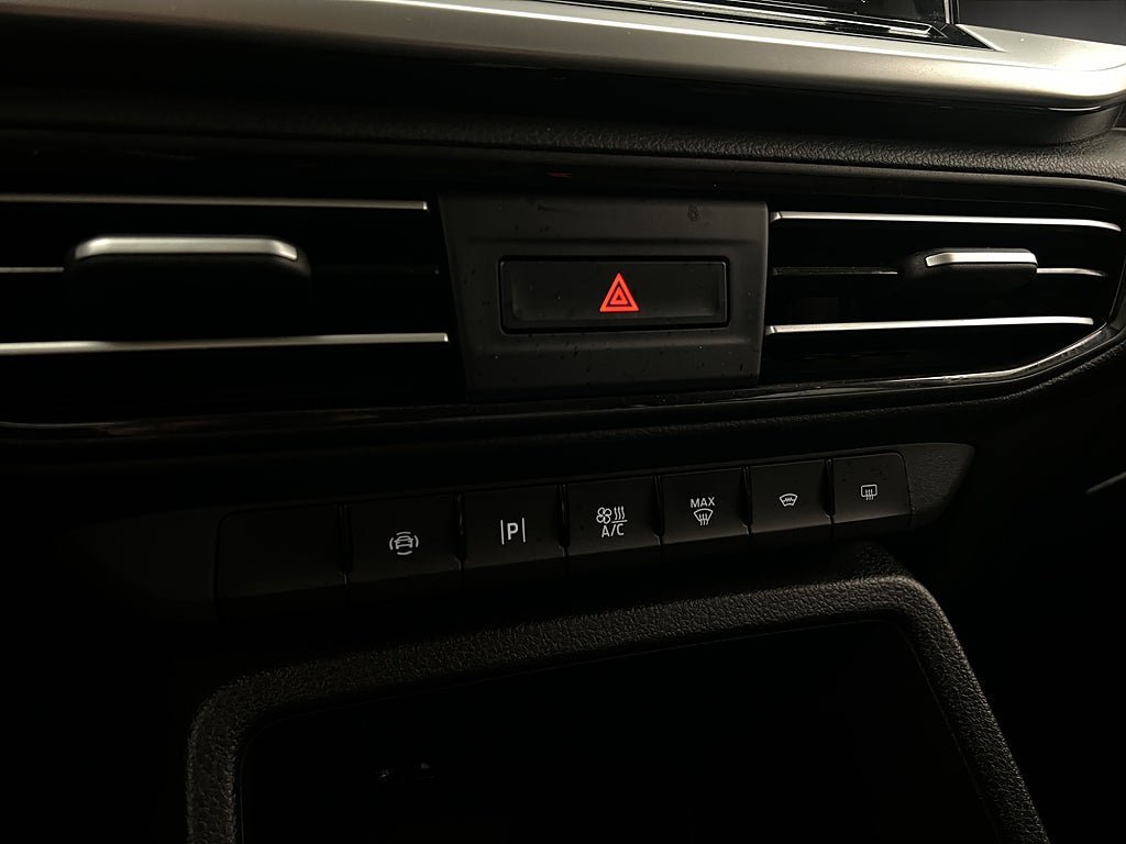 Vehicle Image 24