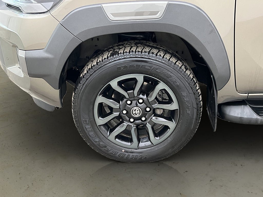 Vehicle Image 30