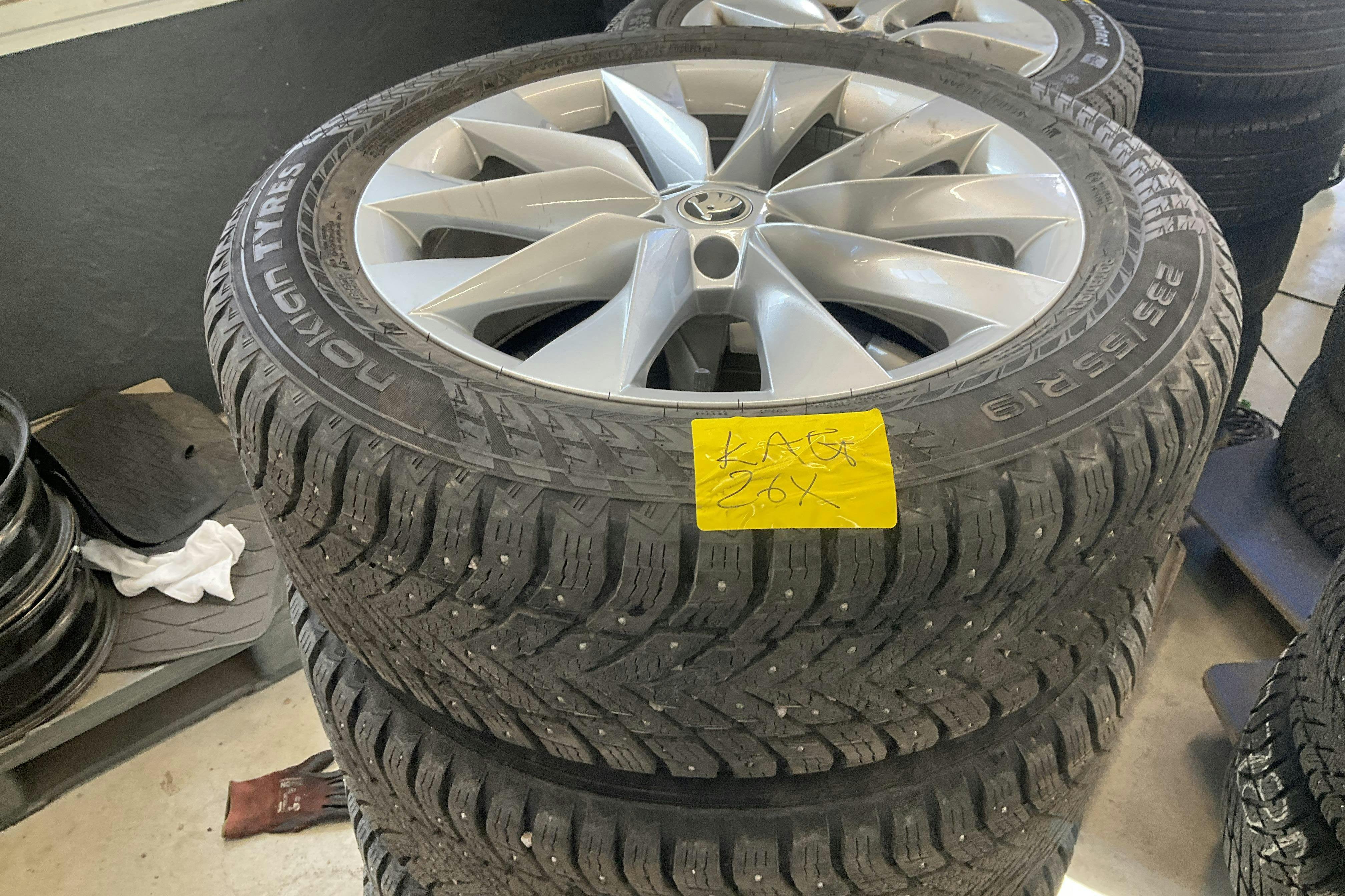 Vehicle Image 19