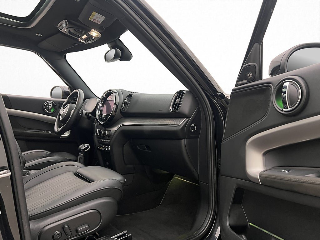 Vehicle Image 32