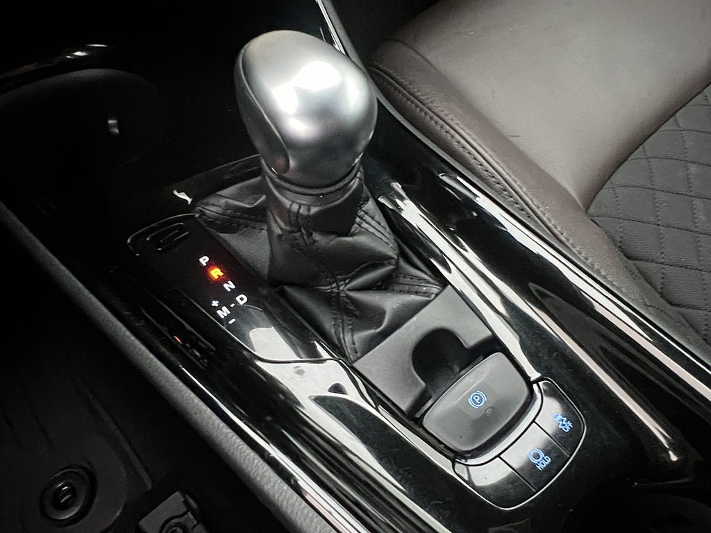 Vehicle Image 25