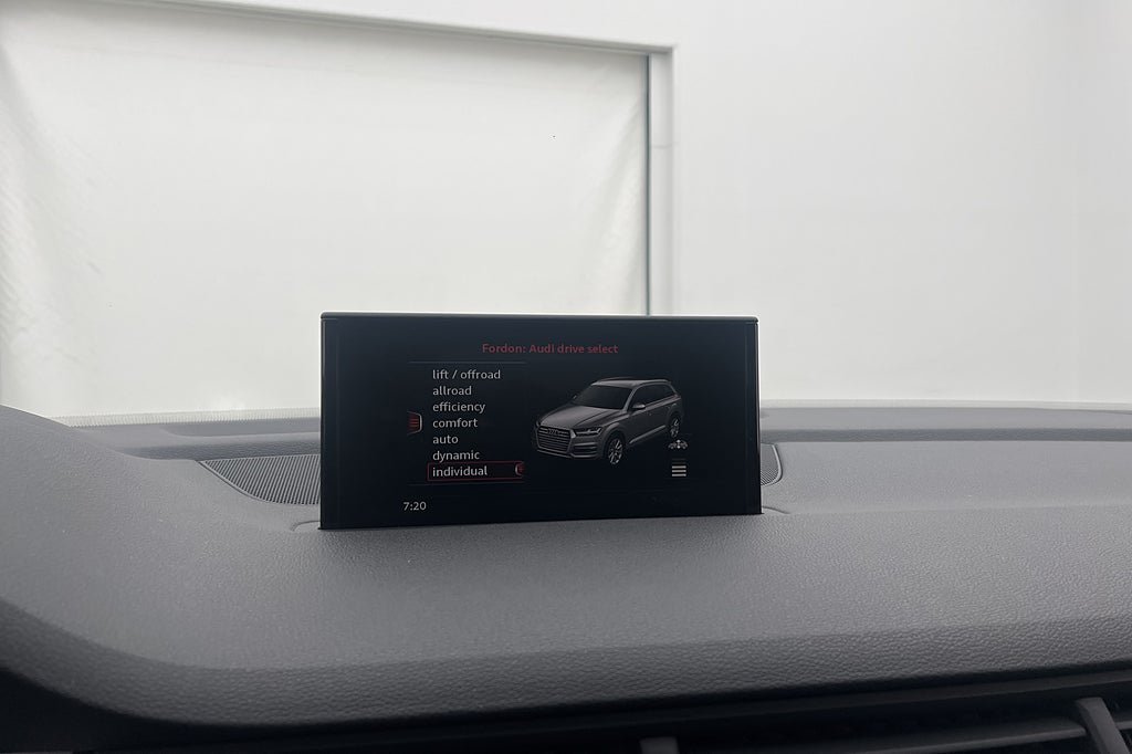 Vehicle Image 26