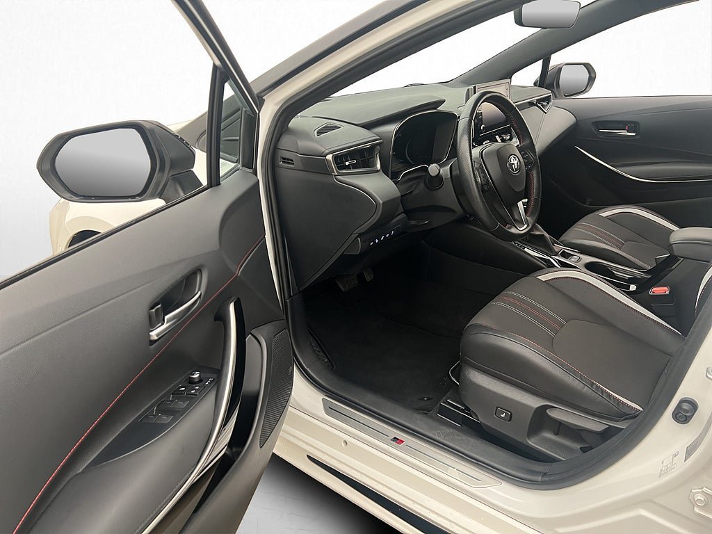 Vehicle Image 12