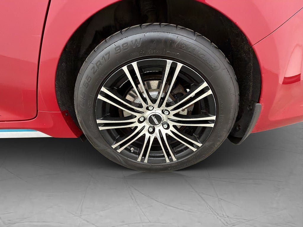 Vehicle Image 36
