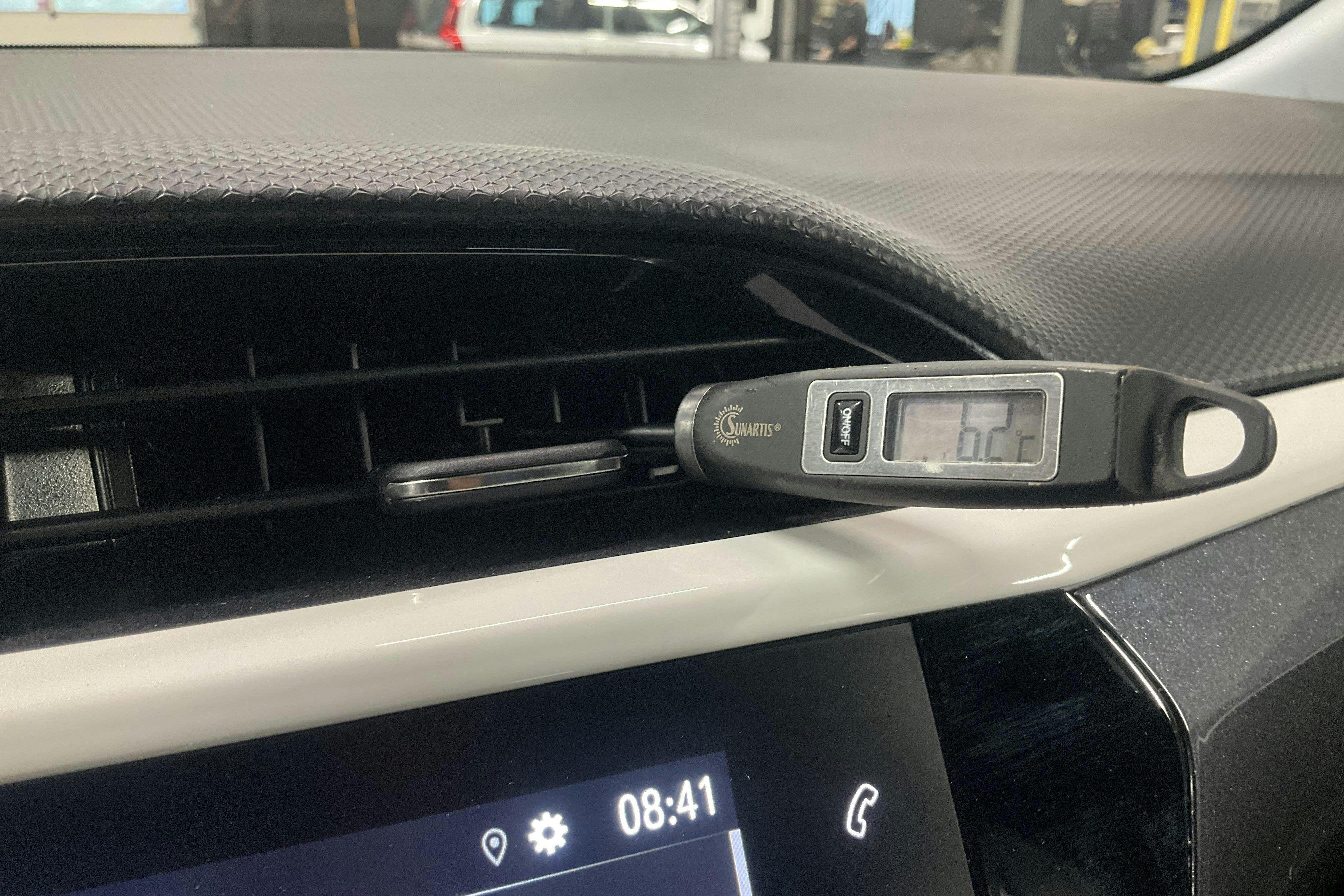 Vehicle Image 16