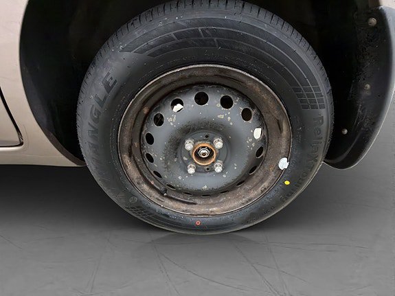 Vehicle Image 24