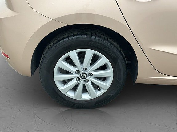 Vehicle Image 25
