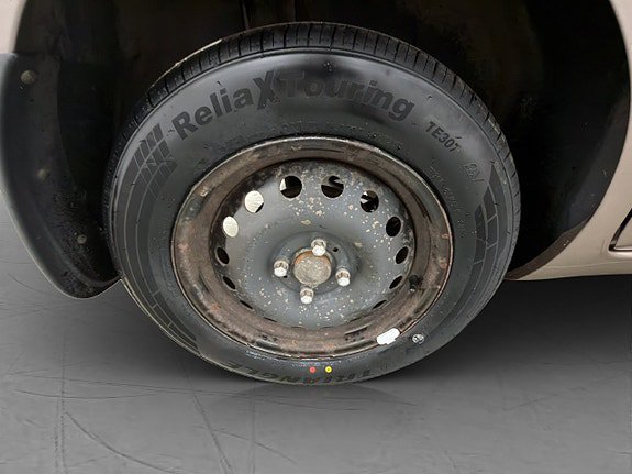 Vehicle Image 25