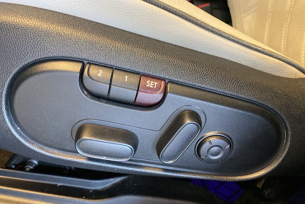 Vehicle Image 15