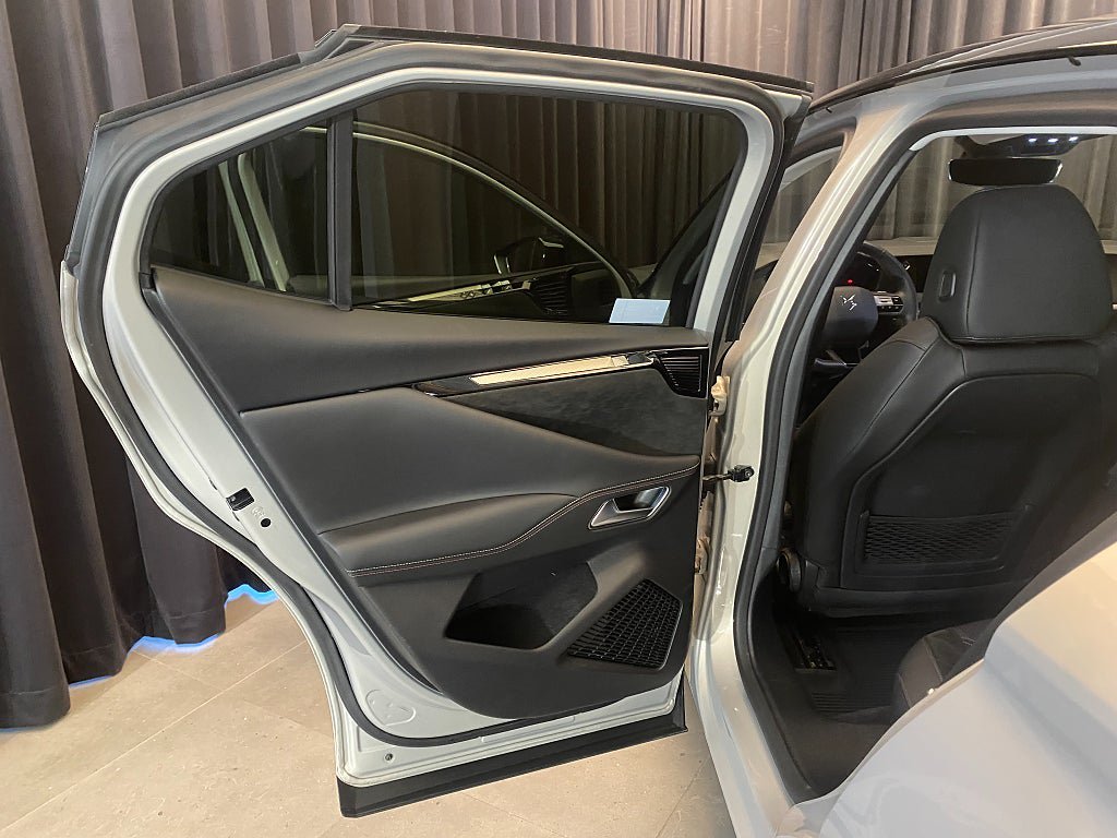 Vehicle Image 36