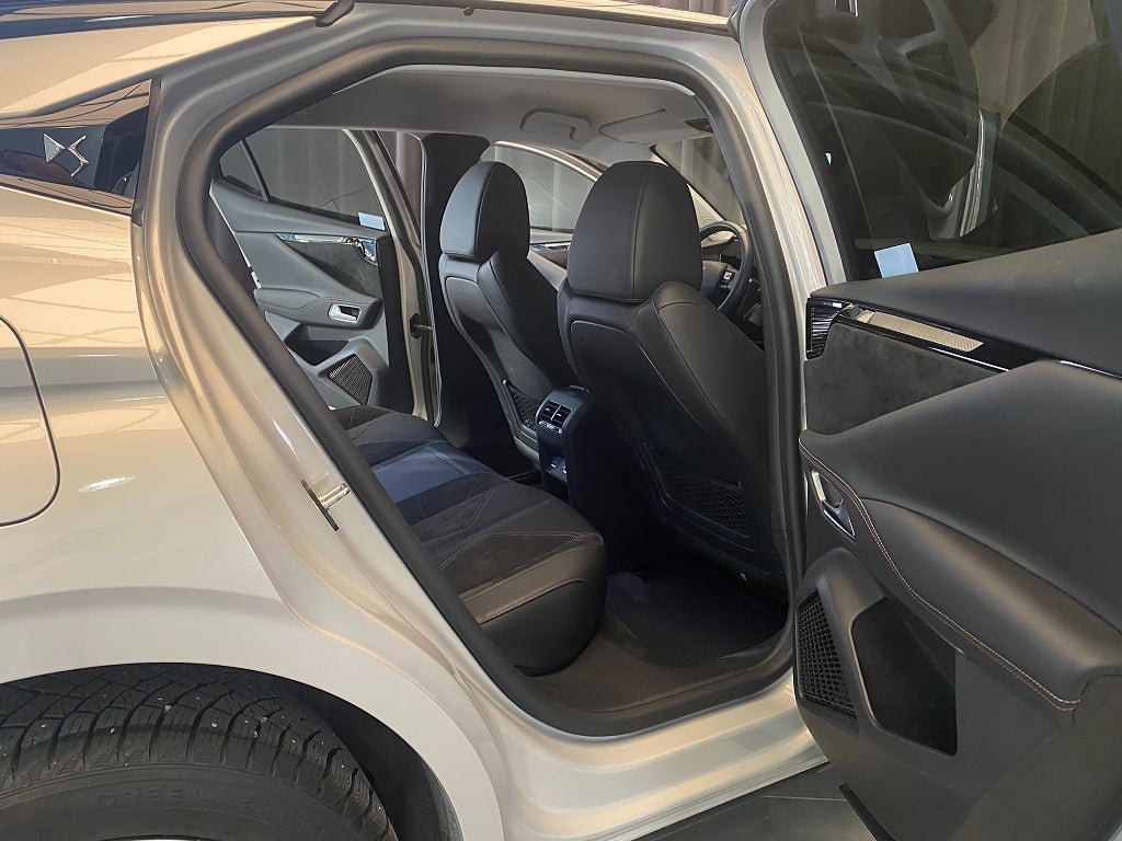 Vehicle Image 42