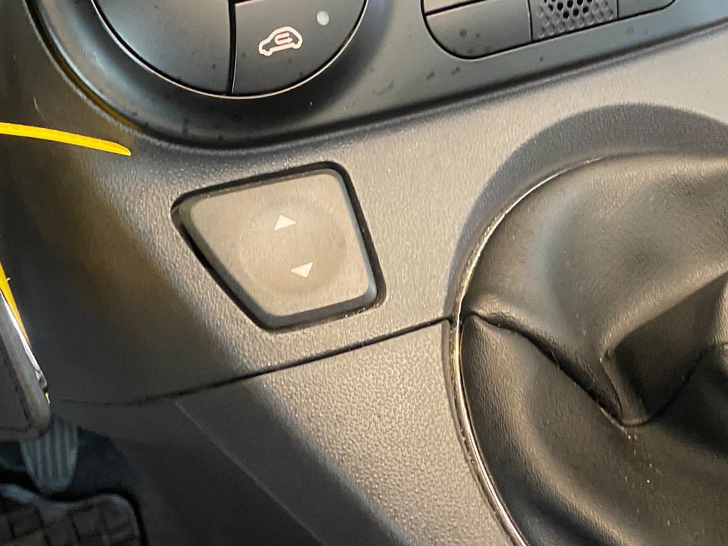 Vehicle Image 38