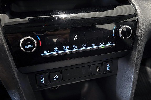 Vehicle Image 24