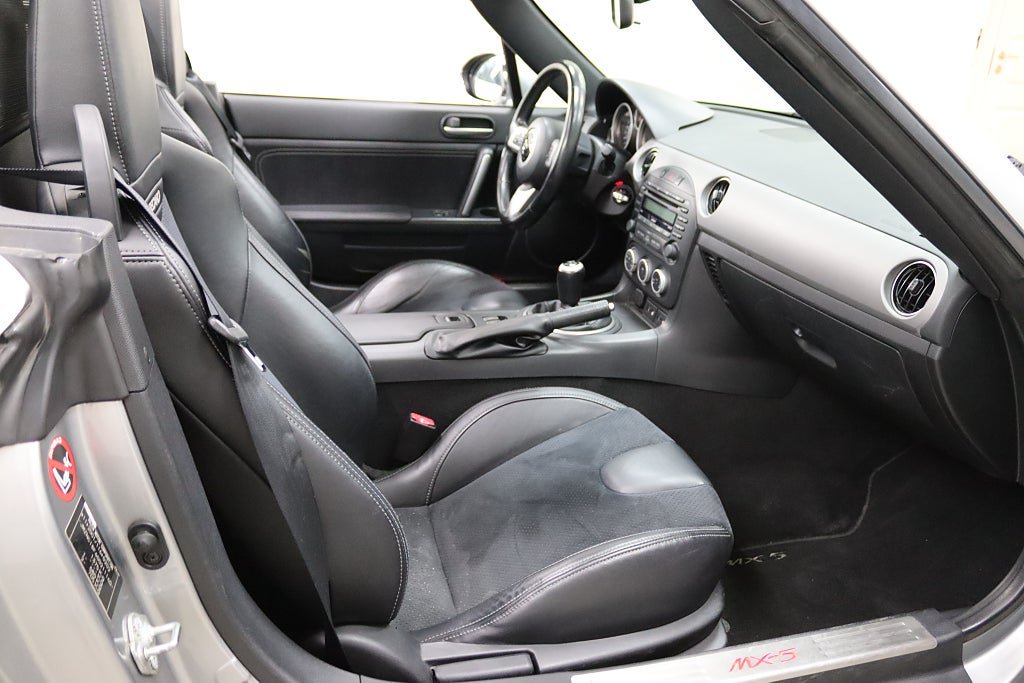 Vehicle Image 16