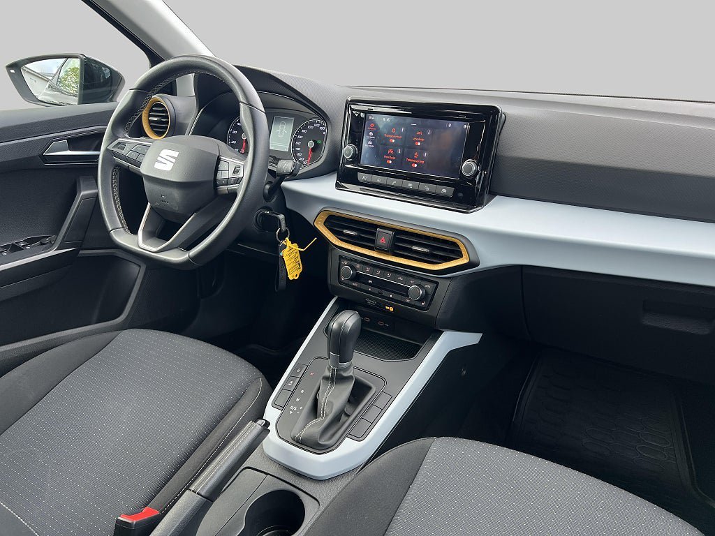 Vehicle Image 13