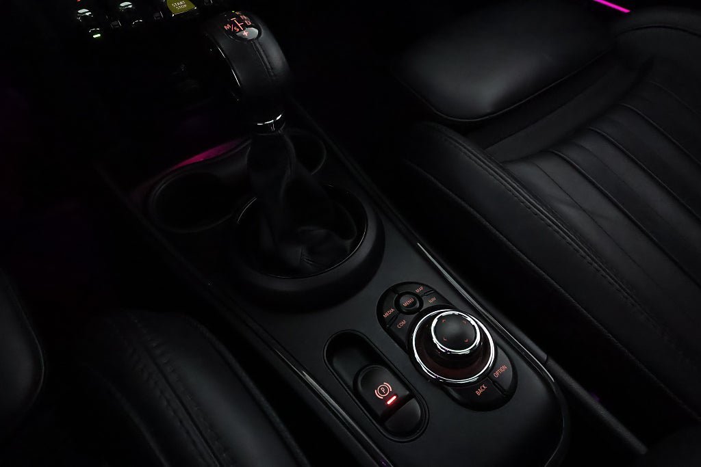 Vehicle Image 23
