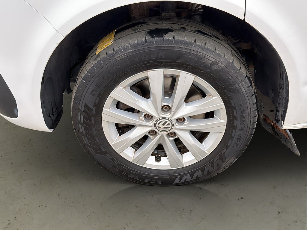 Vehicle Image 28
