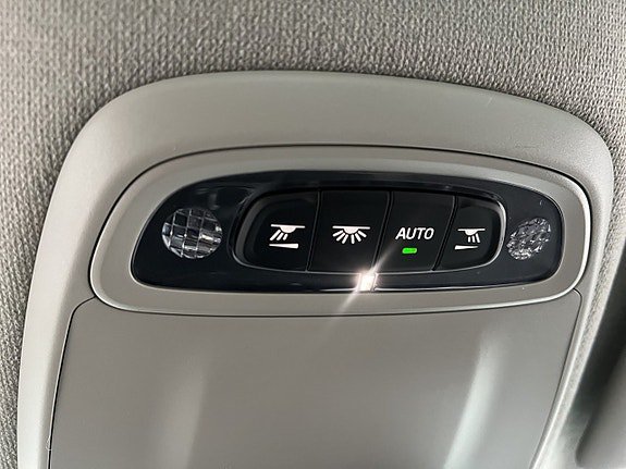 Vehicle Image 29
