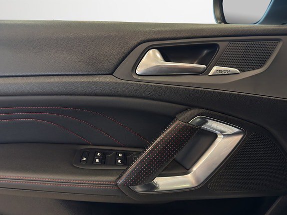 Vehicle Image 24