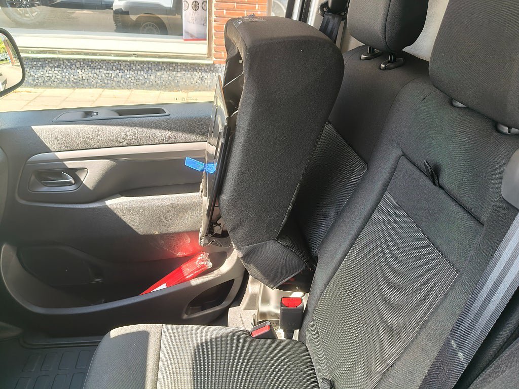 Vehicle Image 9