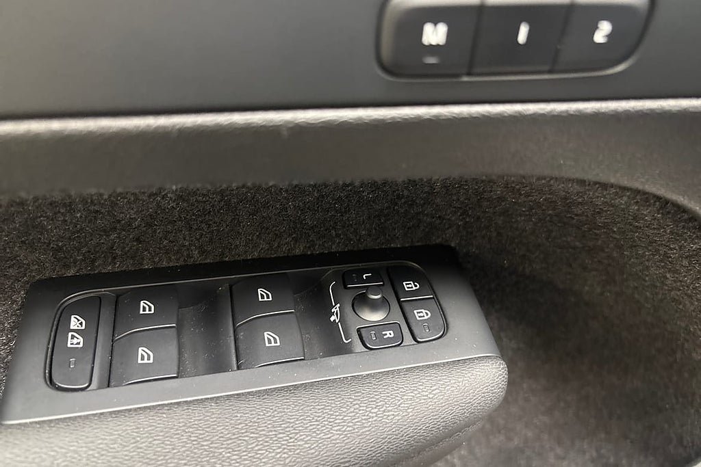 Vehicle Image 26