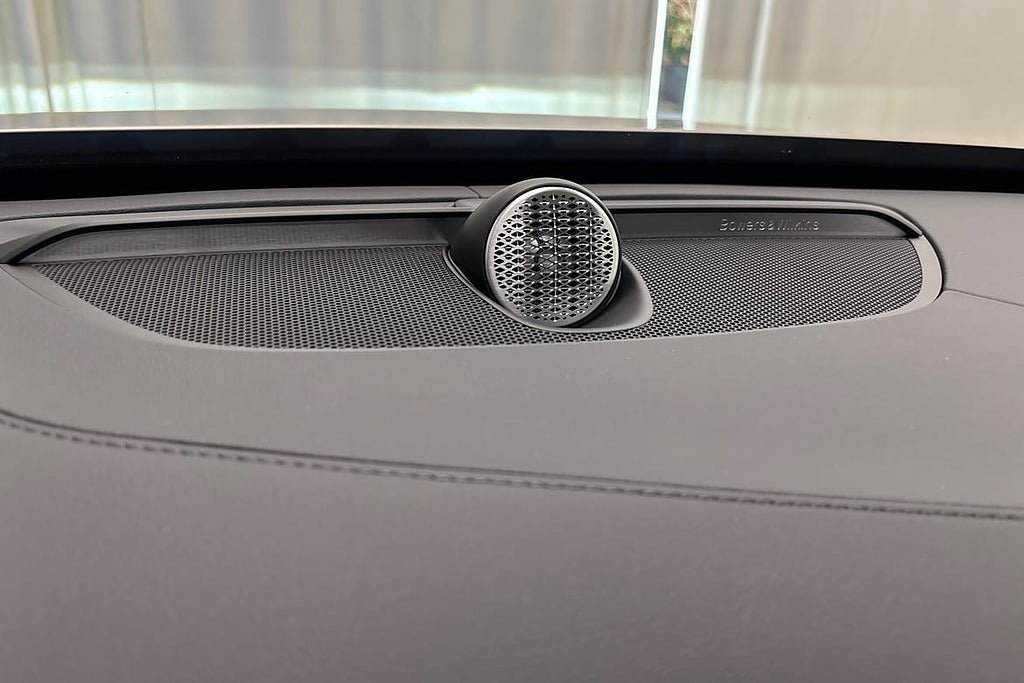 Vehicle Image 28