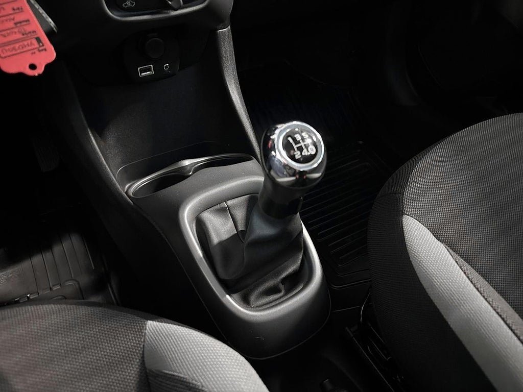 Vehicle Image 18