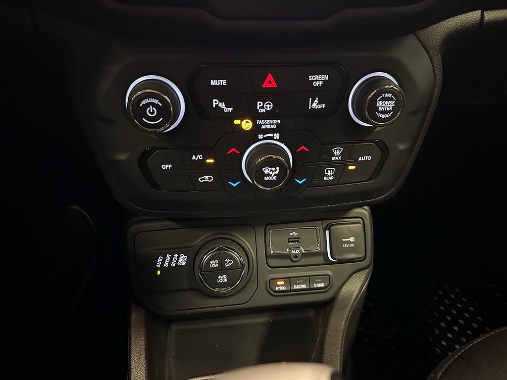 Vehicle Image 21