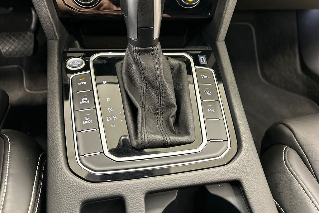 Vehicle Image 24