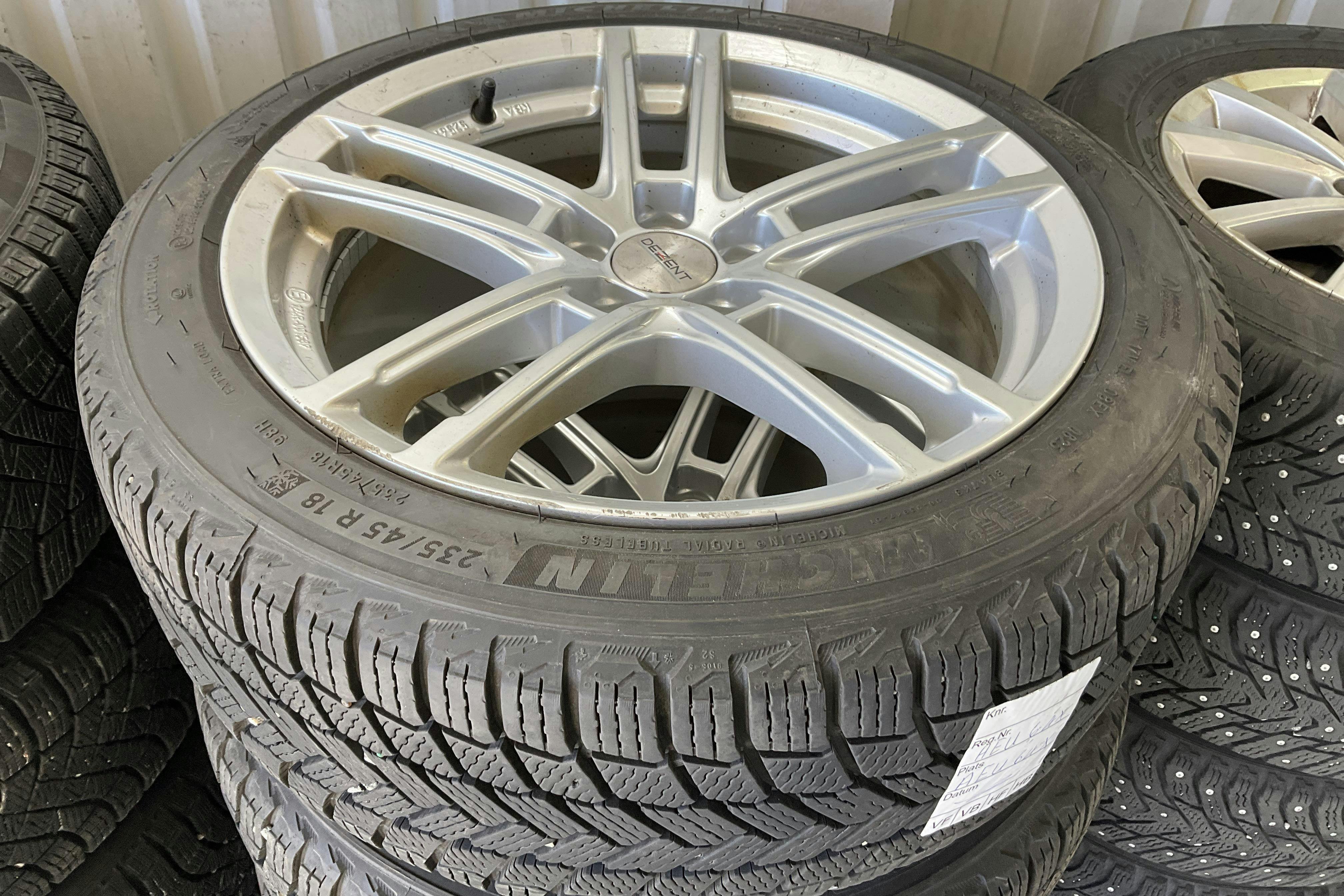 Vehicle Image 11