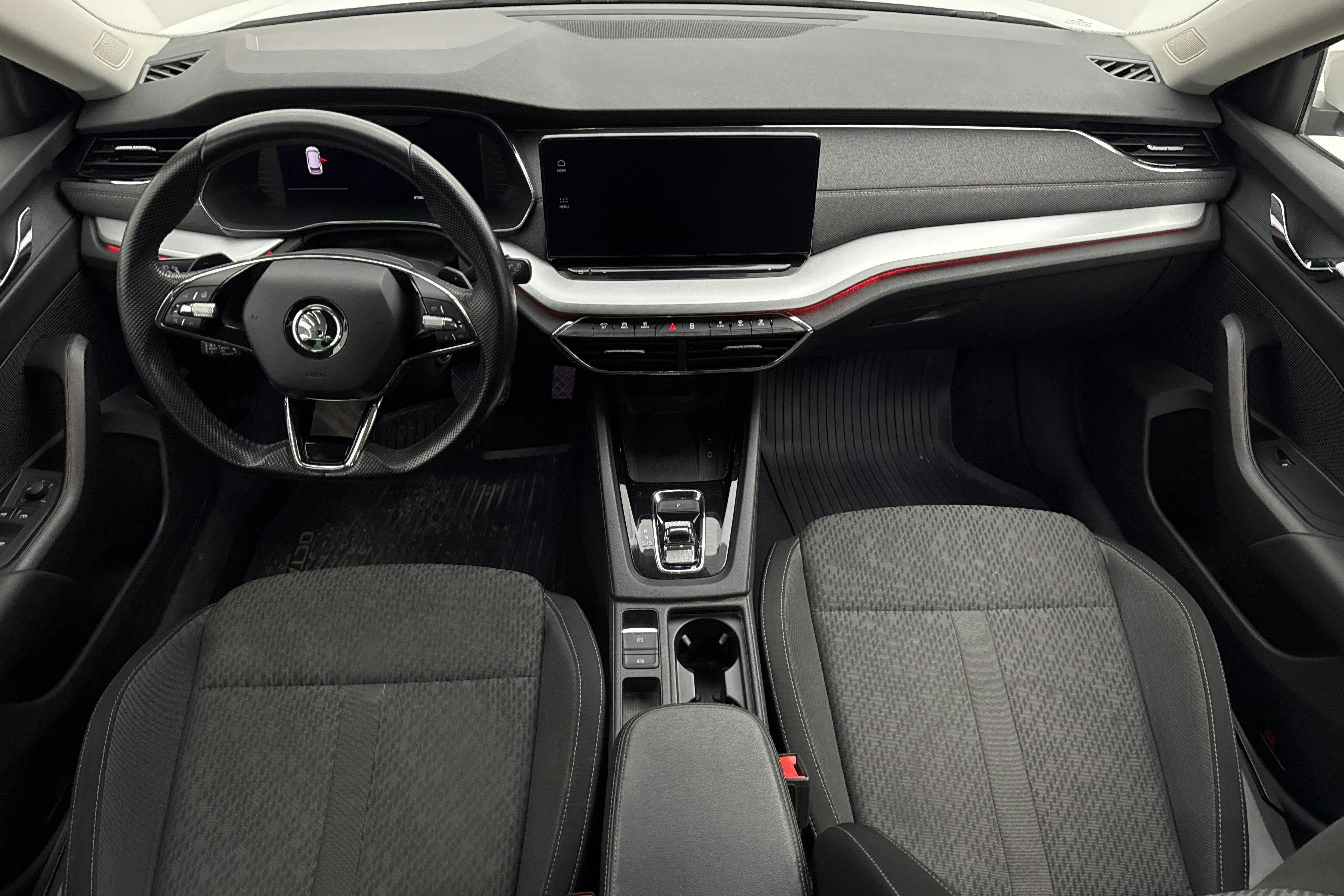 Vehicle Image 6