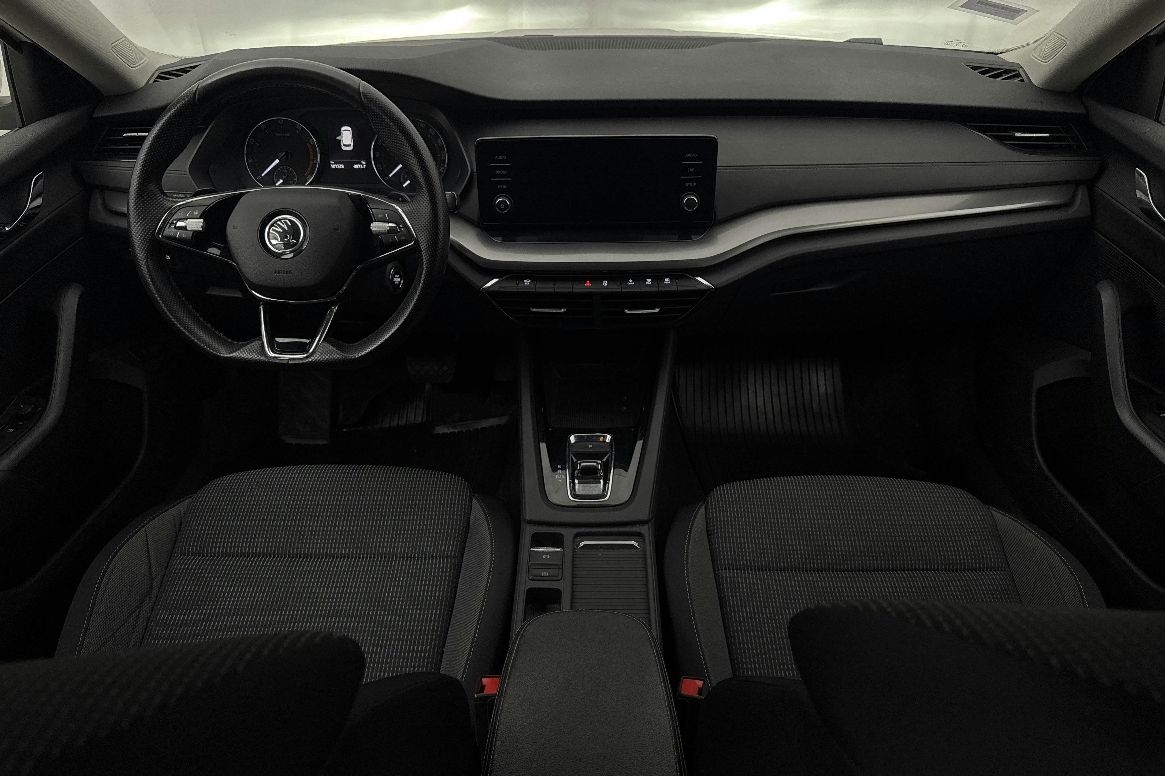 Vehicle Image 6