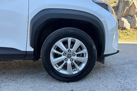 Vehicle Image 16