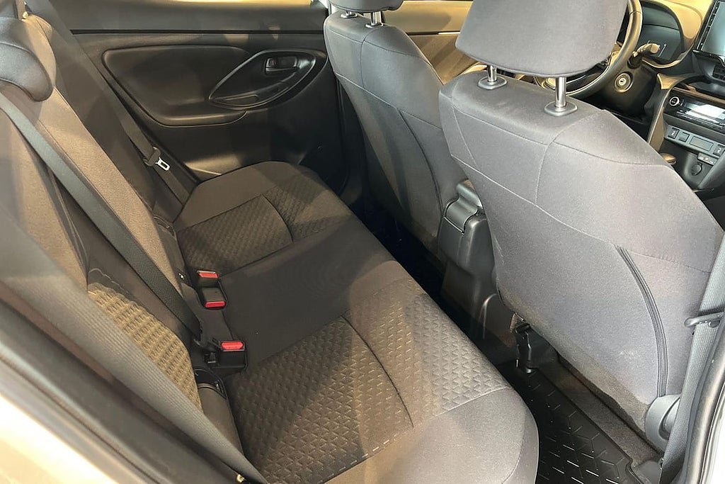 Vehicle Image 9