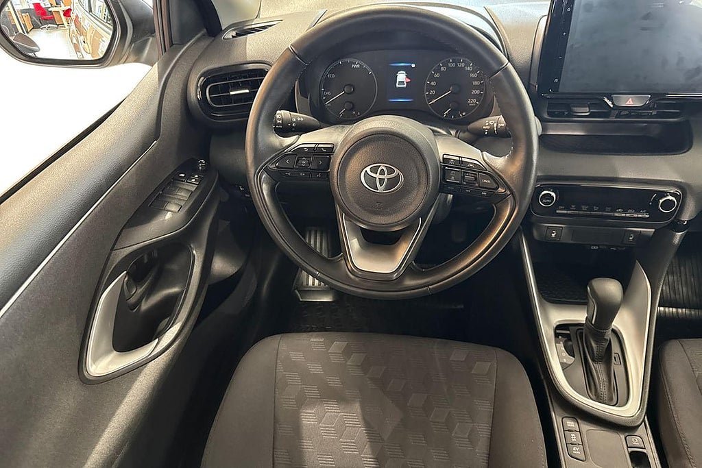 Vehicle Image 11