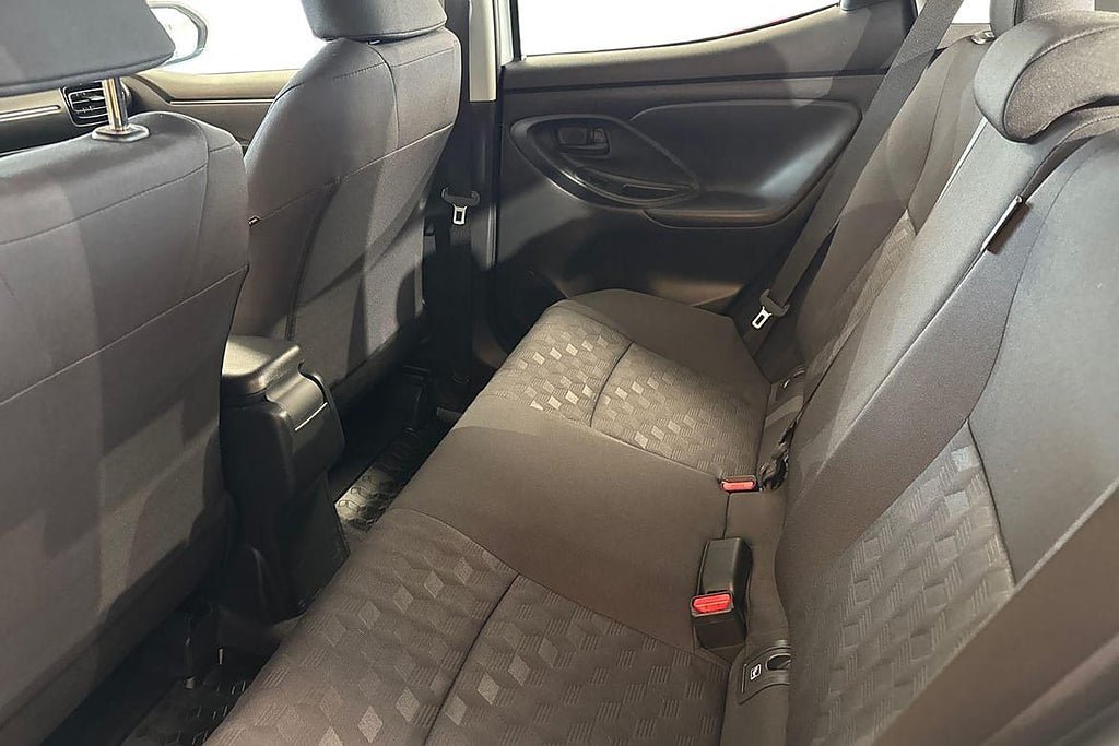 Vehicle Image 13