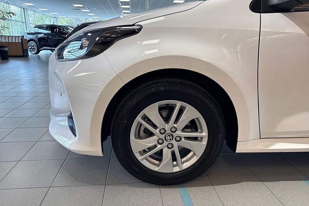 Vehicle Image 17